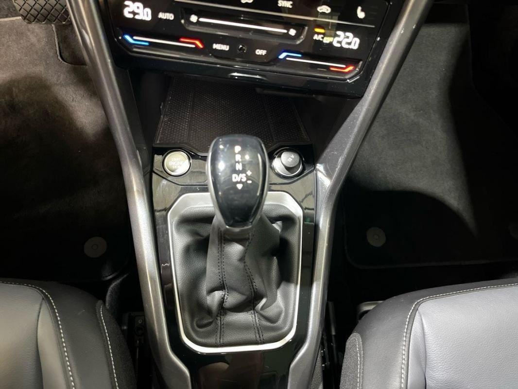 Volkswagen T-Roc - Photo 11