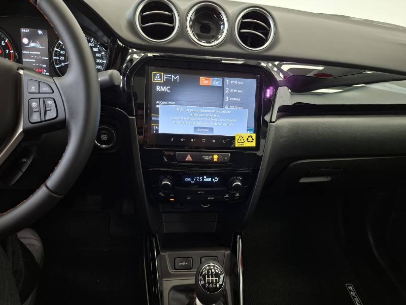 Suzuki Vitara - Photo 13