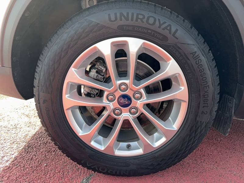 Ford Kuga - Photo 20