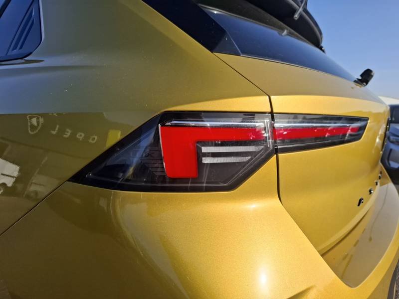 Opel Astra - Photo 15
