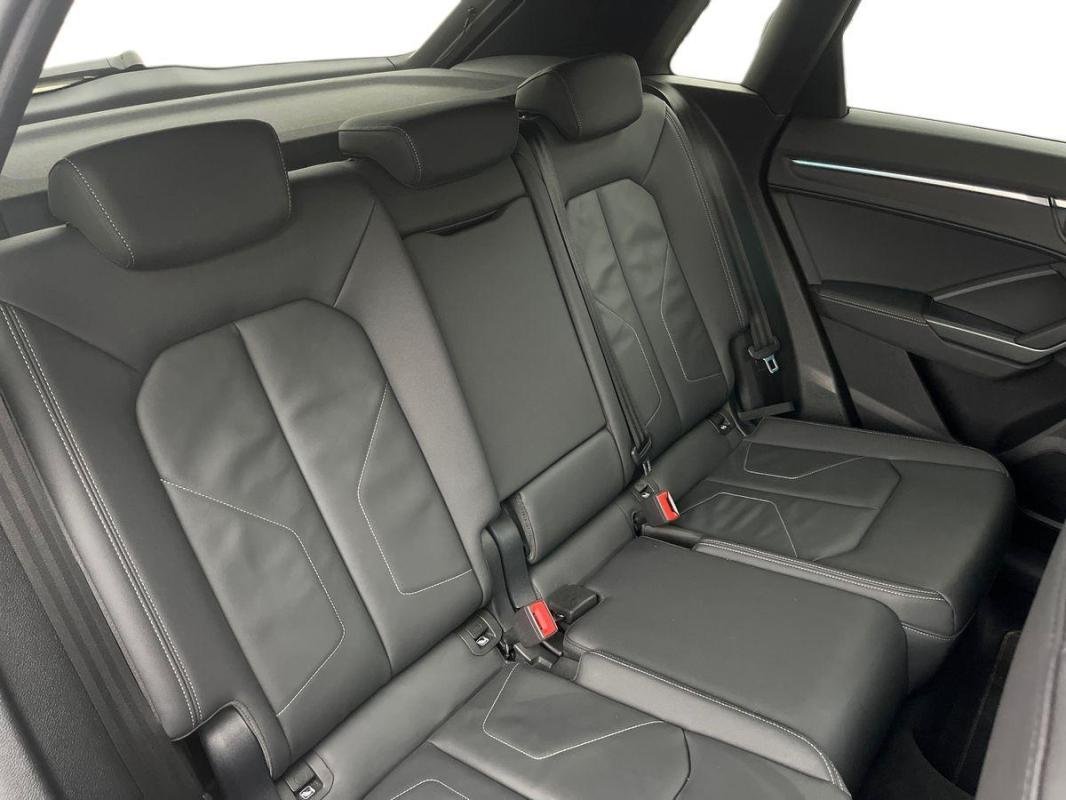 Audi Q3 - Photo 24