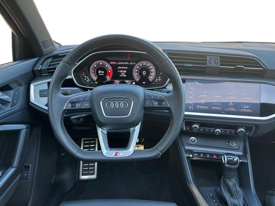 Audi Q3 - Photo 24