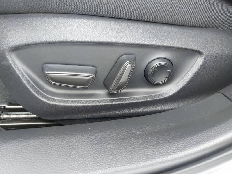 Toyota Prius - Photo 15