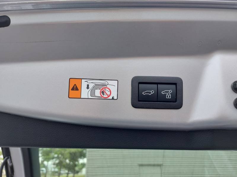 Toyota Prius - Photo 9