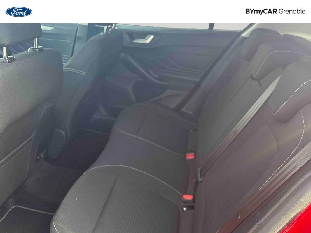 Ford Focus - Photo 12