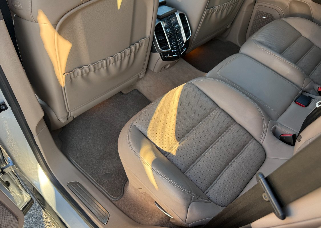 Porsche Cayenne - Photo 25