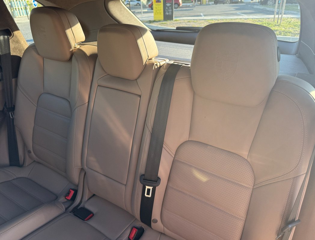 Porsche Cayenne - Photo 9