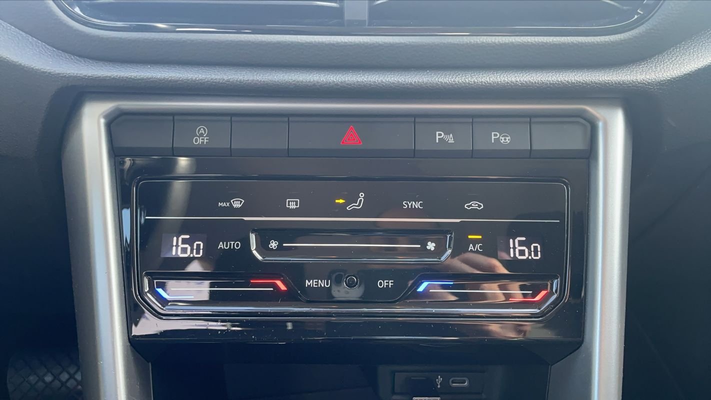 Volkswagen T-Roc - Photo 13