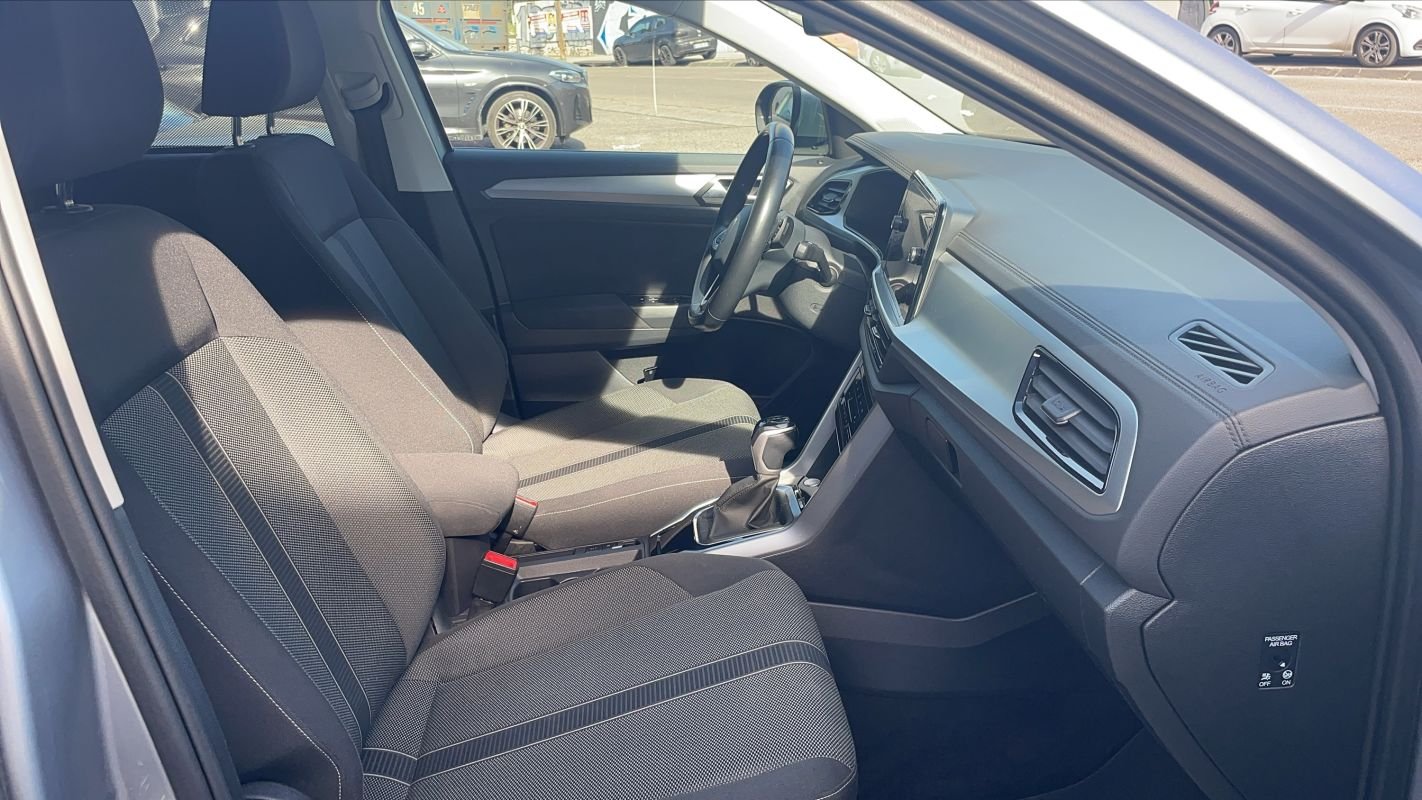 Volkswagen T-Roc - Photo 25