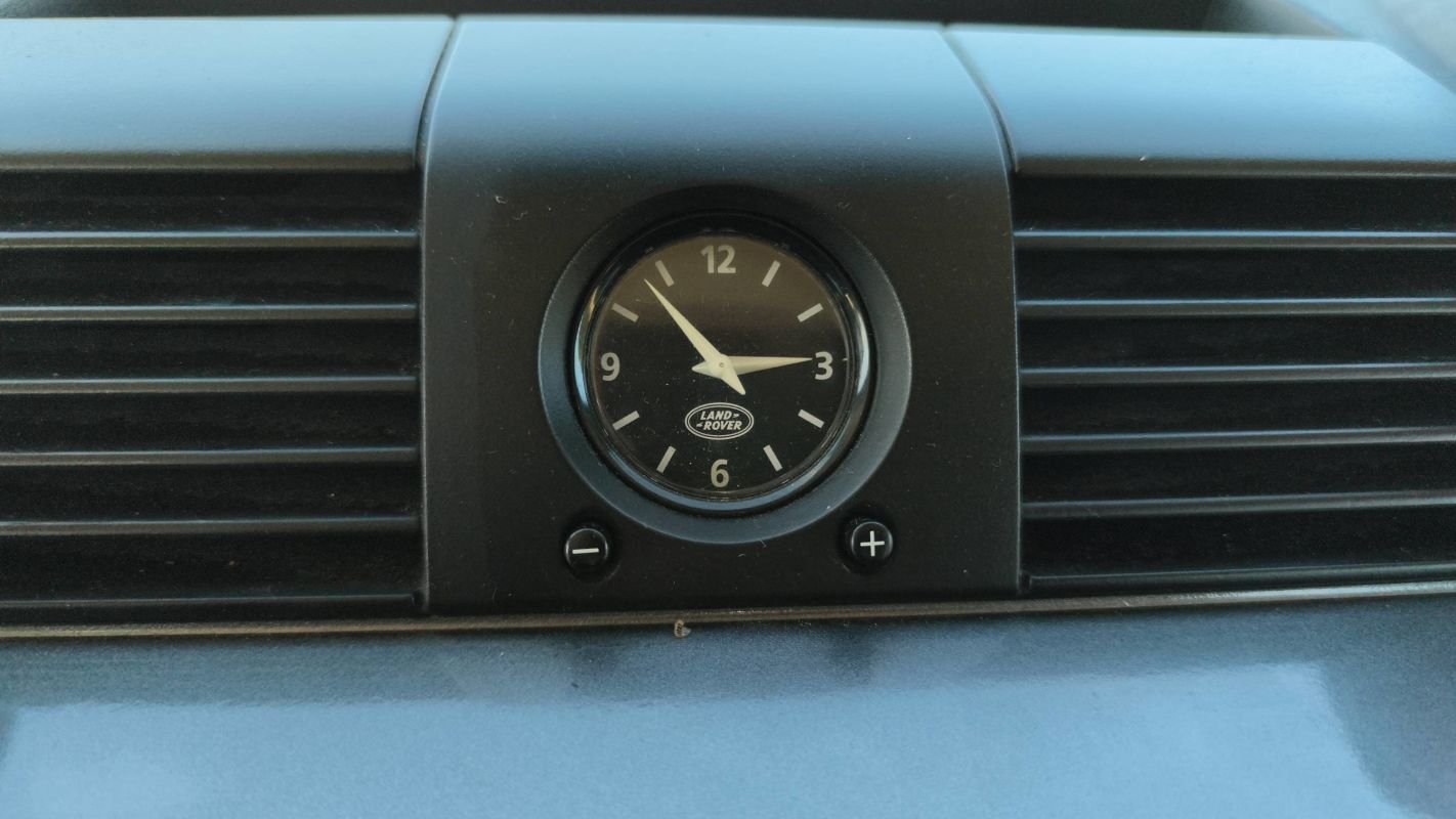 Land Rover Defender - Photo 24