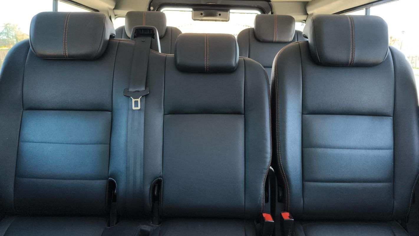 Land Rover Defender - Photo 29
