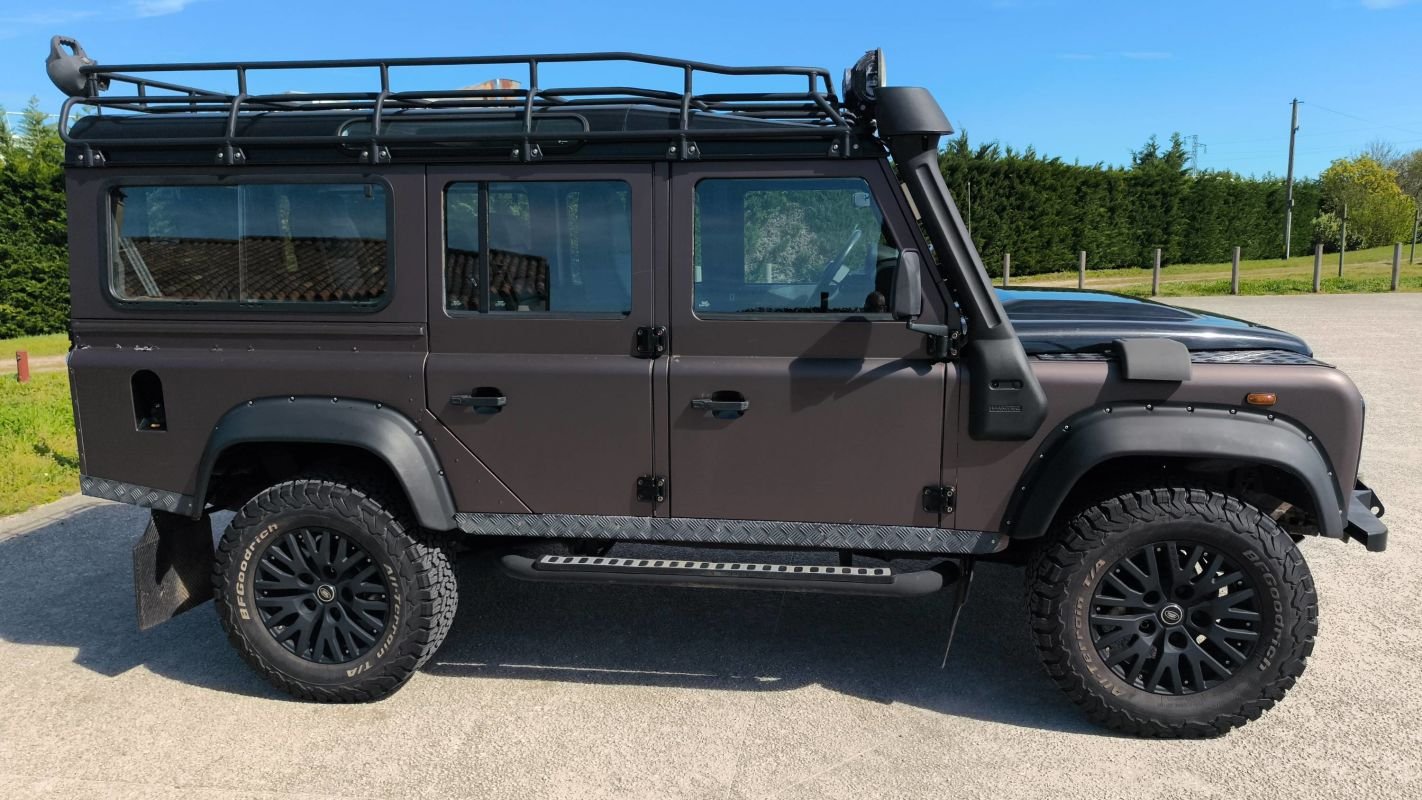 Land Rover Defender - Photo 4