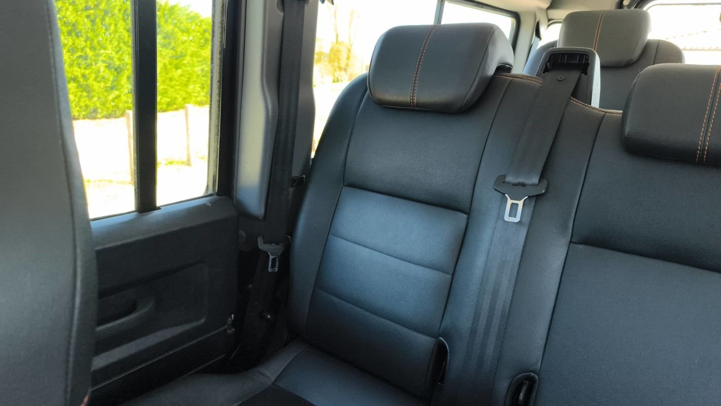 Land Rover Defender - Photo 9