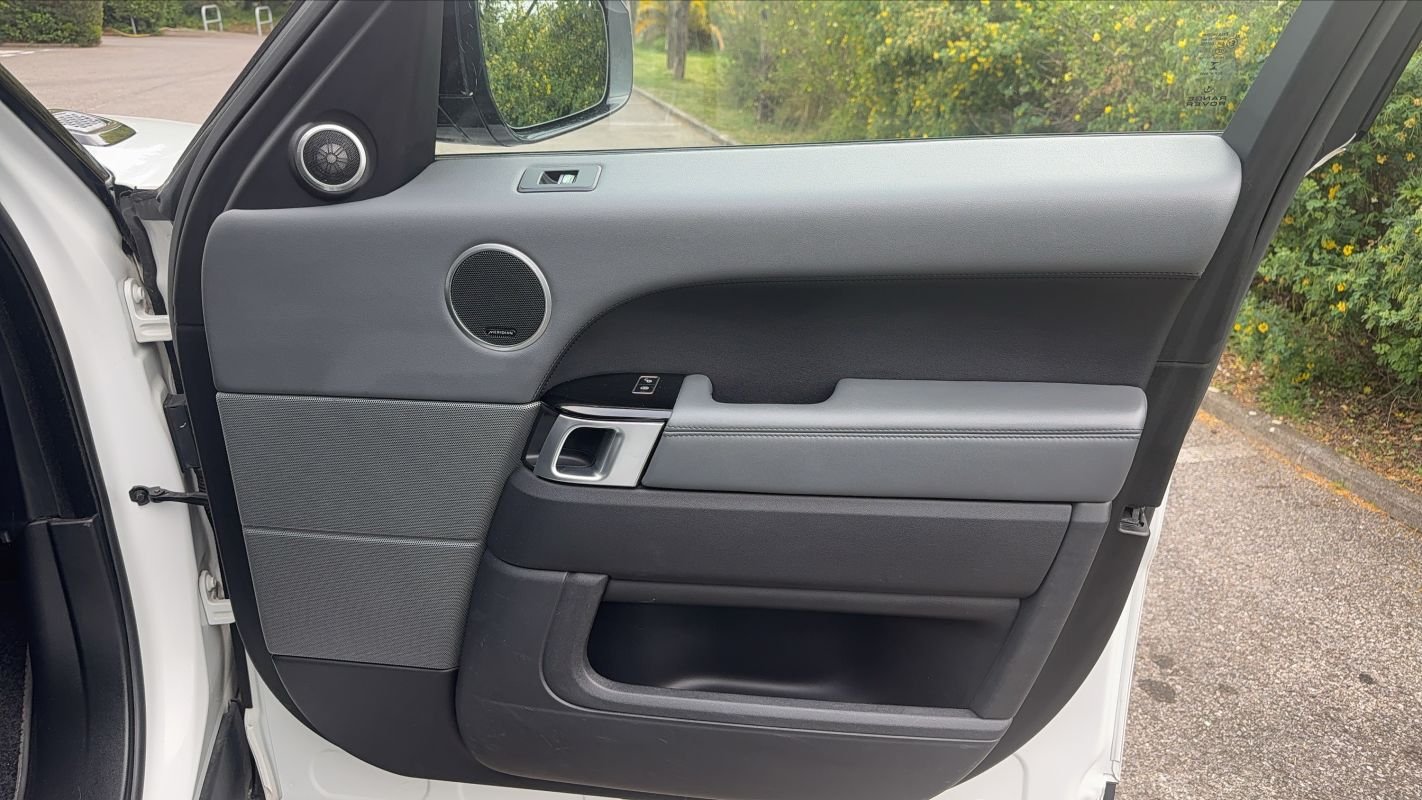 Land Rover Range Rover Sport - Photo 24