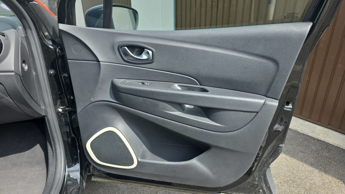 Renault Captur - Photo 22