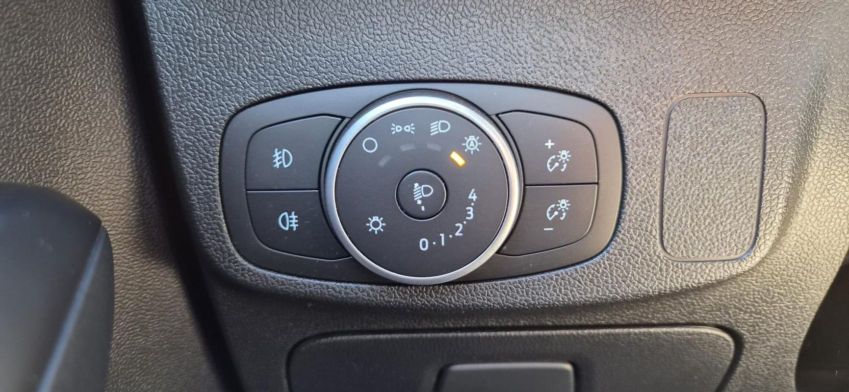 Ford Focus - Photo 12