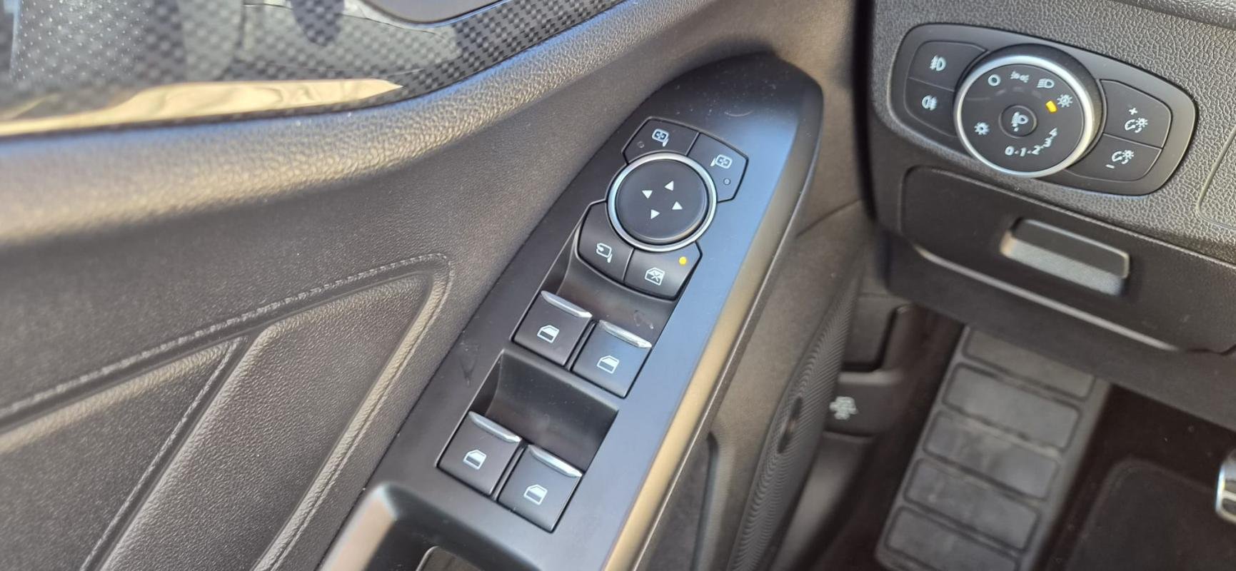 Ford Focus - Photo 17