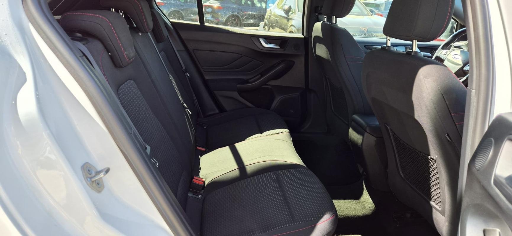 Ford Focus - Photo 9