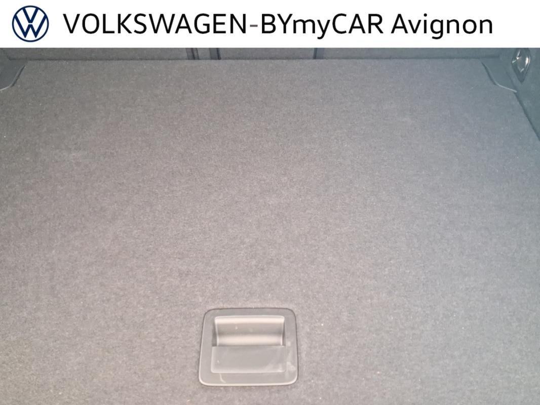 Volkswagen T-Roc - Photo 25