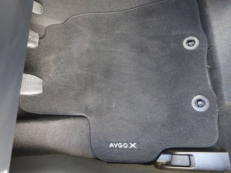 Toyota aygo x - Photo 24