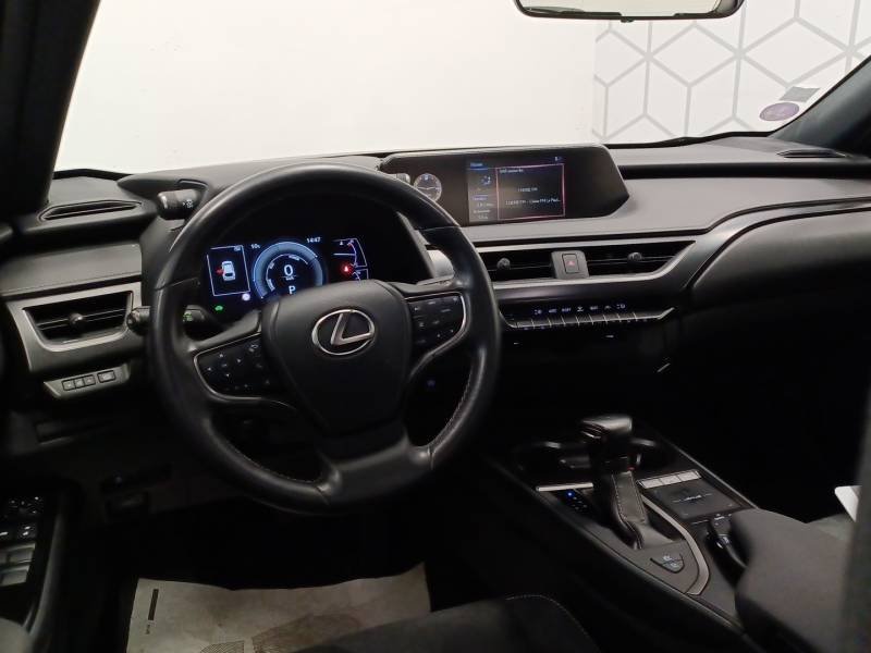 Lexus UX - Photo 11