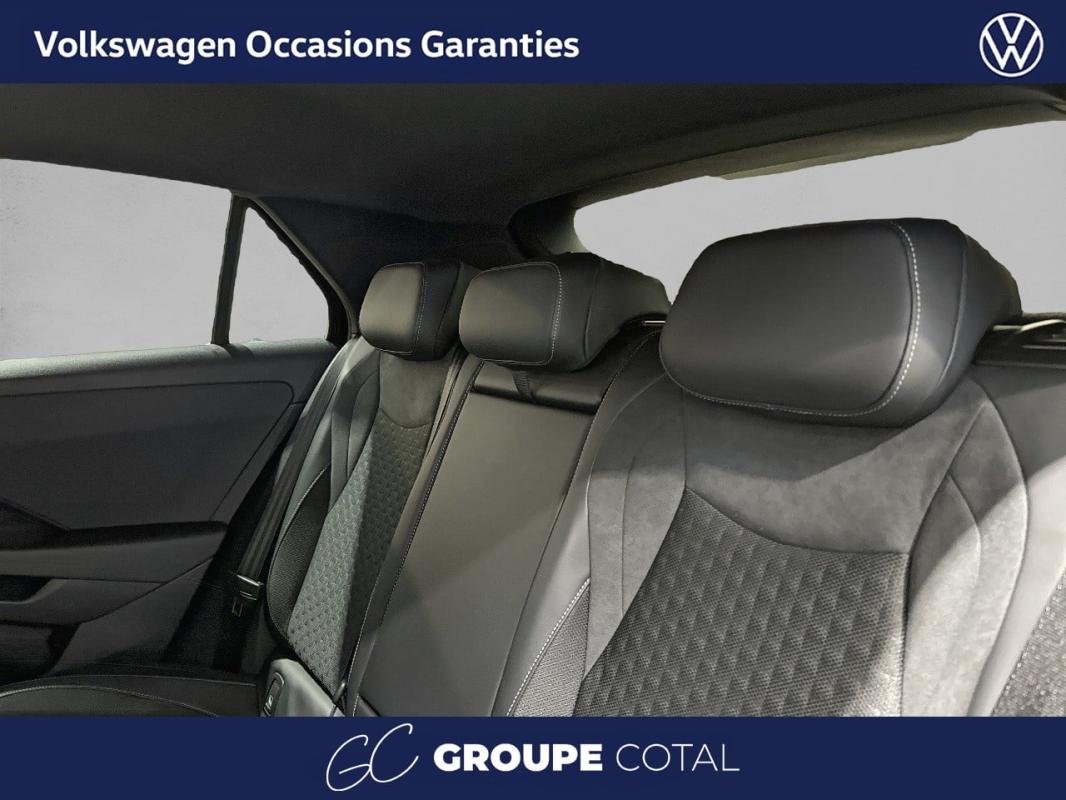 Volkswagen T-Roc - Photo 13
