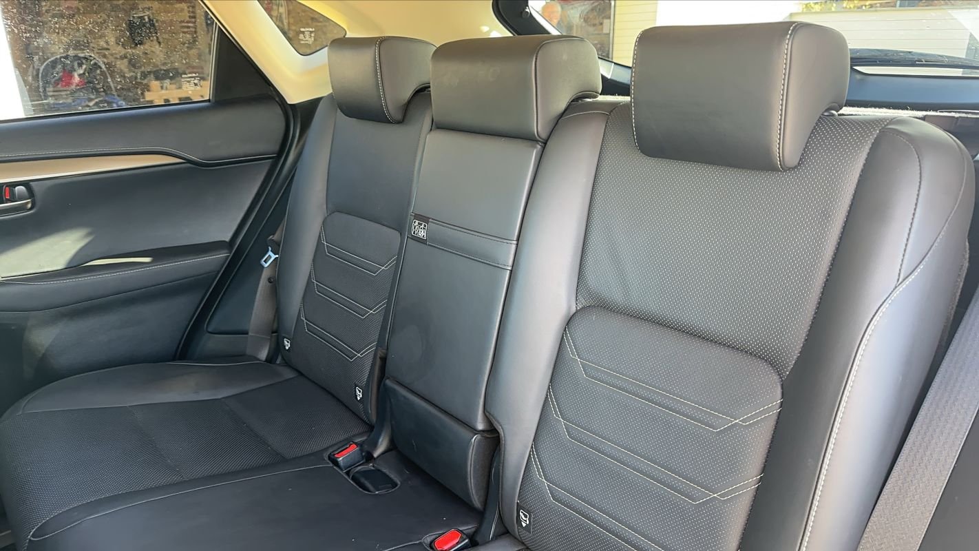 Lexus NX 300h - Photo 9