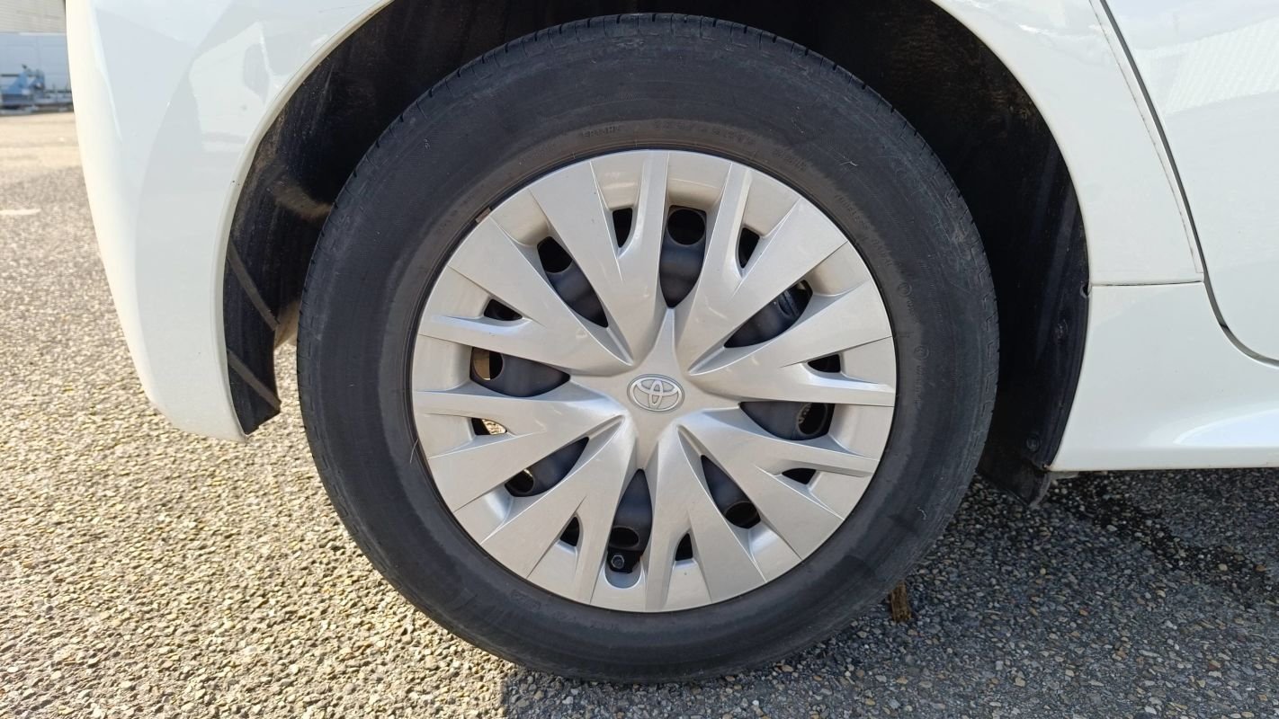 Toyota Yaris - Photo 16