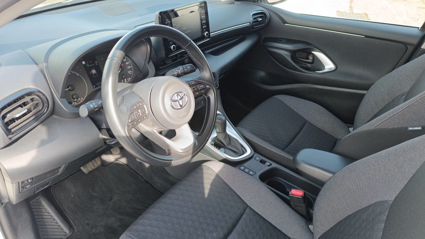 Toyota Yaris - Photo 8
