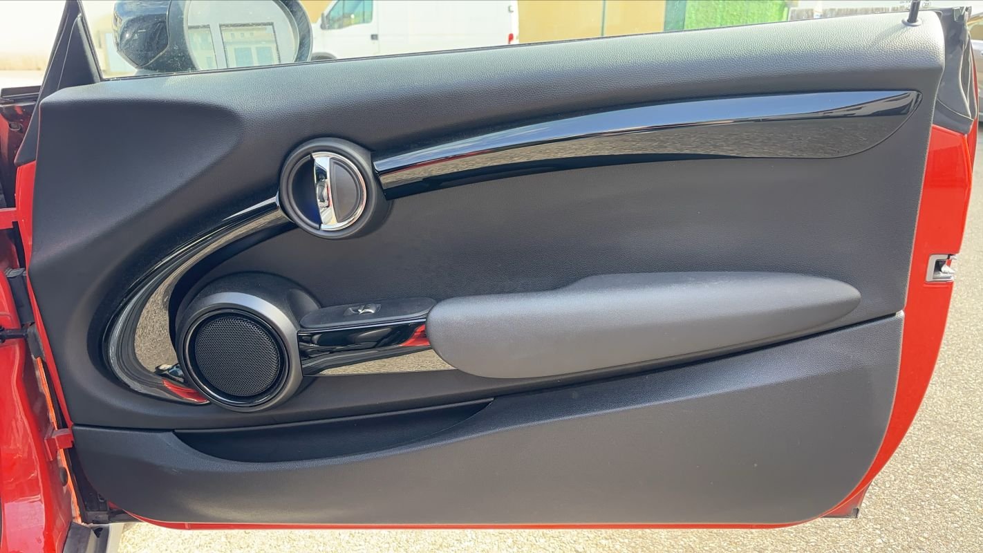 Mini Cabrio - Photo 22