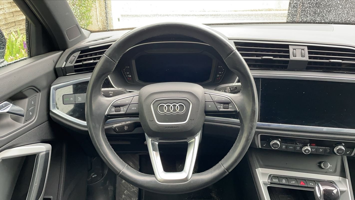 Audi Q3 - Photo 23