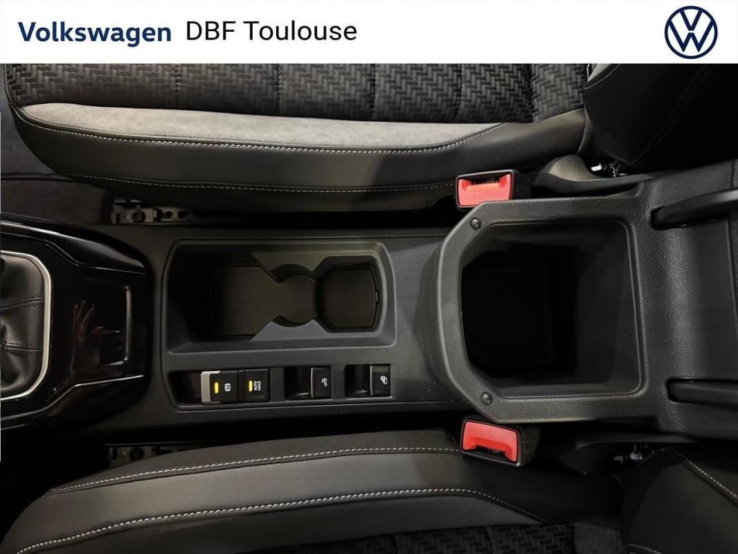 Volkswagen T-Roc - Photo 25