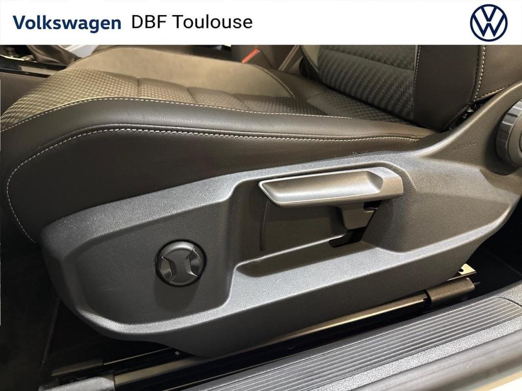 Volkswagen T-Roc - Photo 26