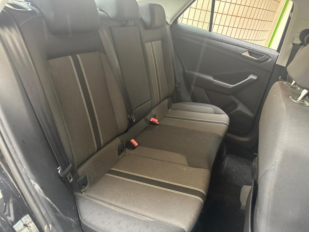 Volkswagen T-Roc - Photo 17
