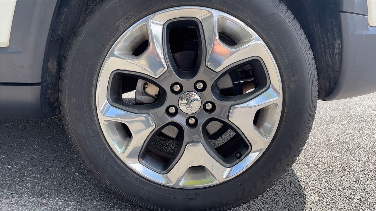 Jeep Compass - Photo 19