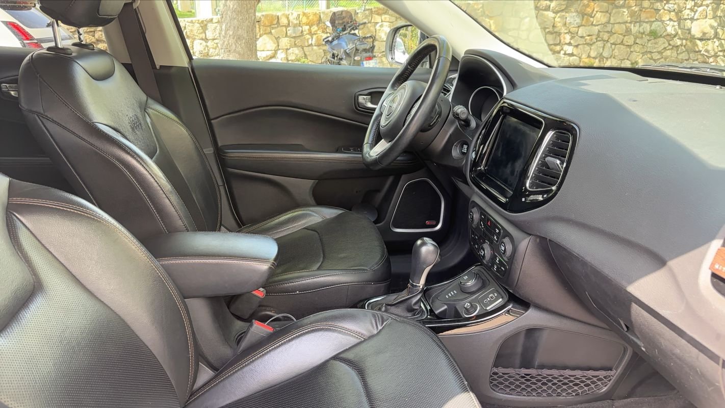 Jeep Compass - Photo 29