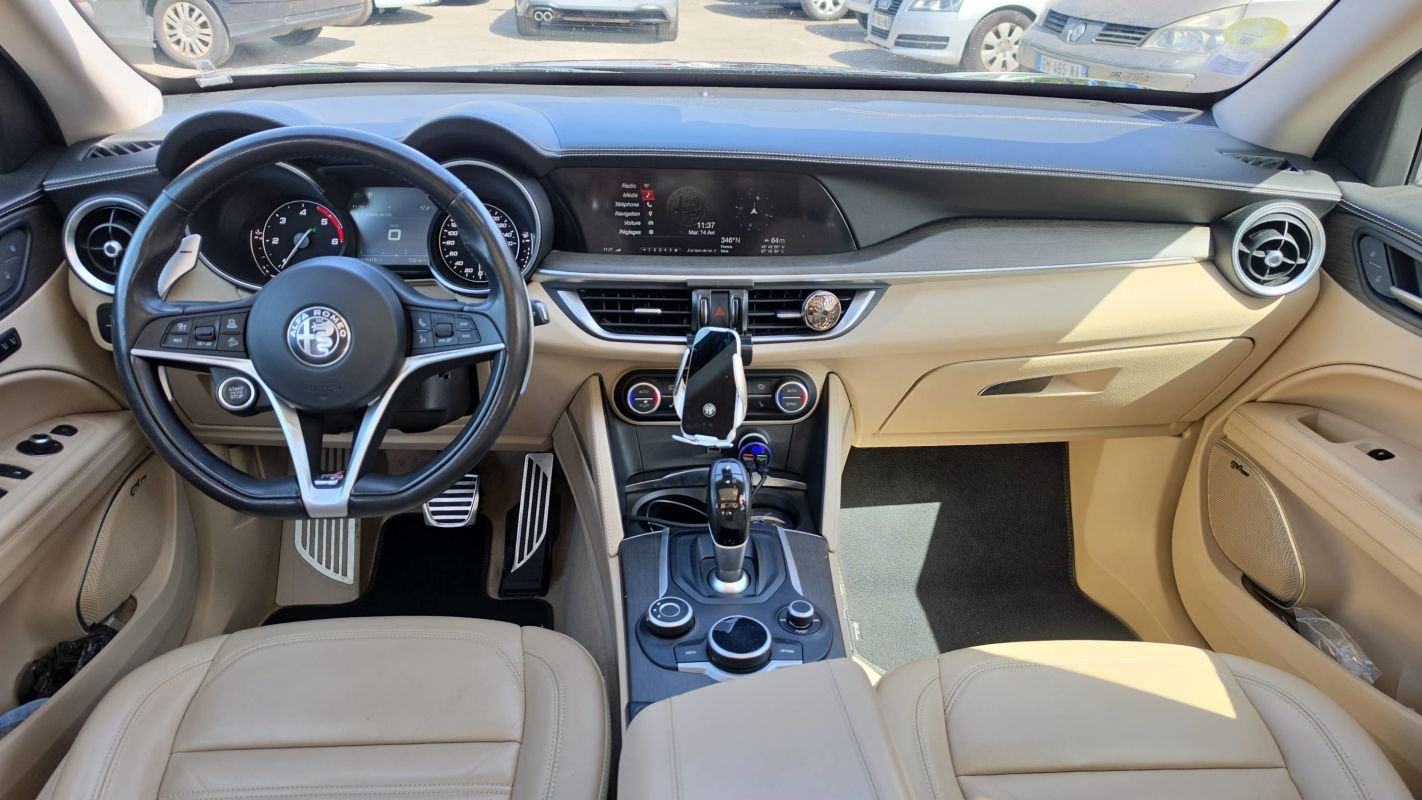 Alfa Romeo Stelvio - Photo 11