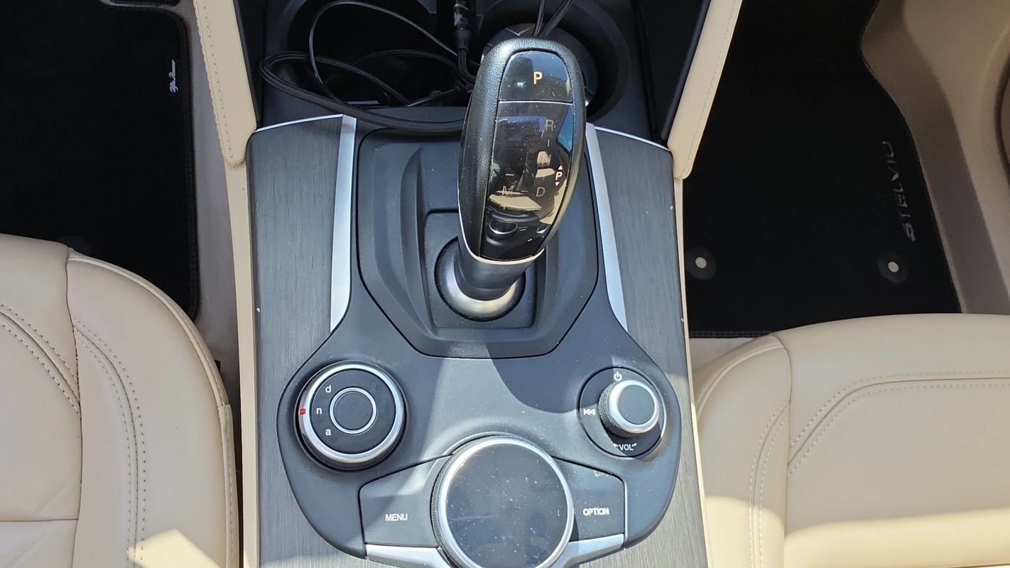 Alfa Romeo Stelvio - Photo 23