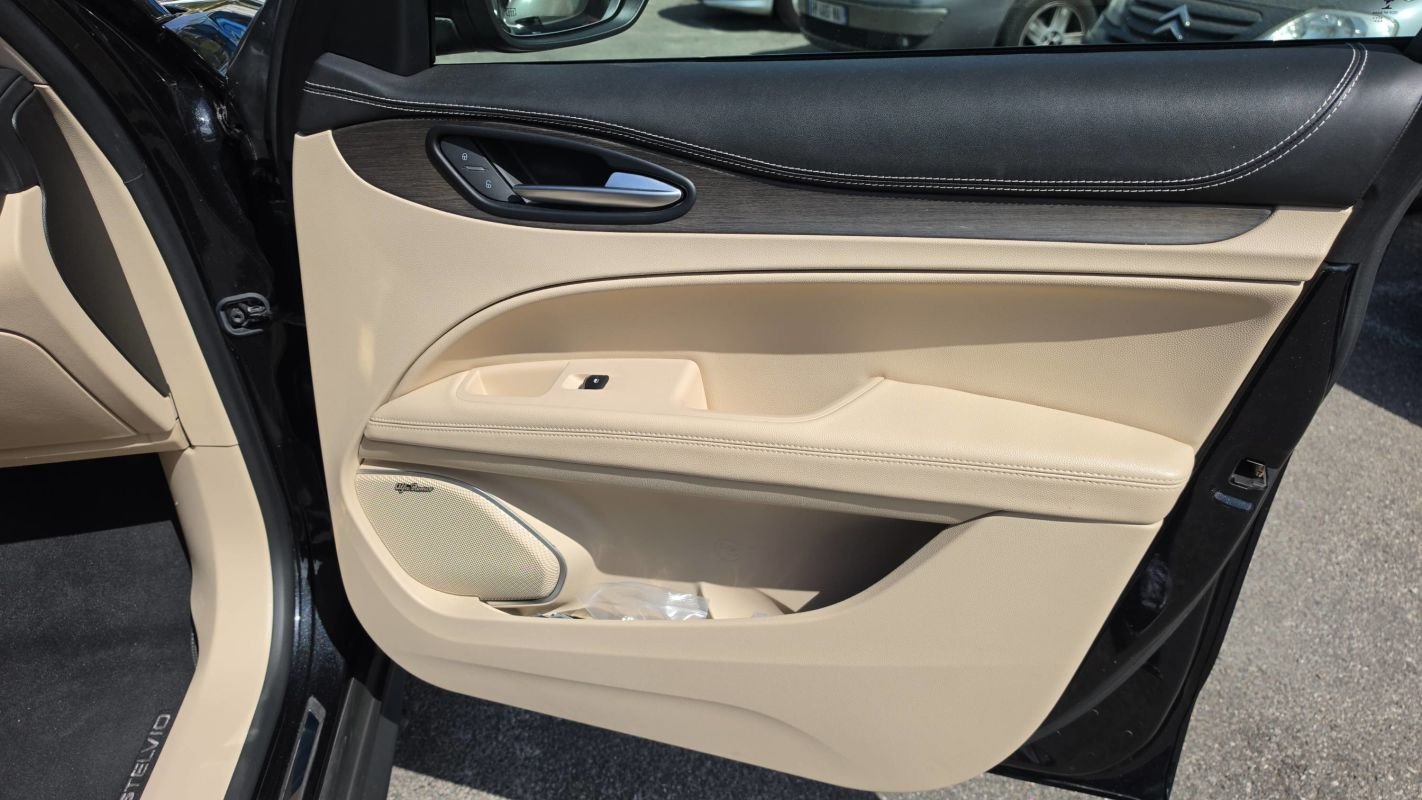 Alfa Romeo Stelvio - Photo 24