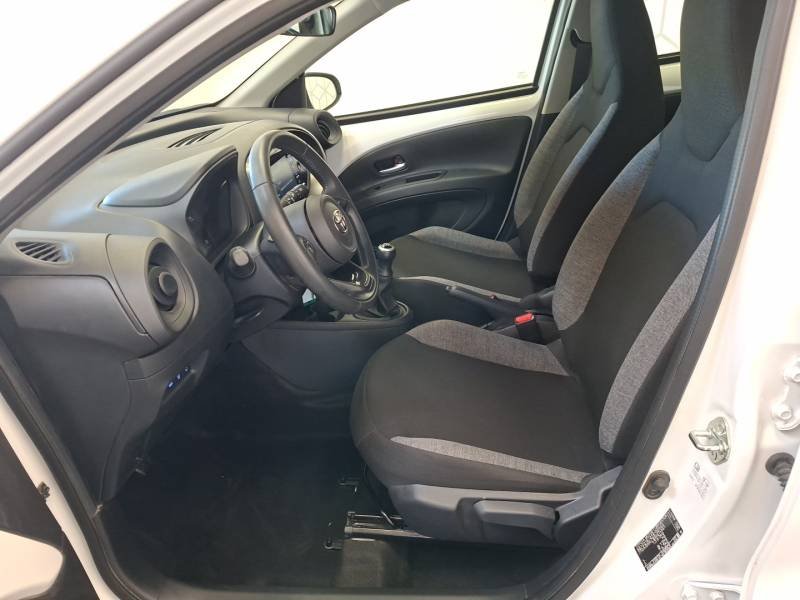 Toyota aygo x - Photo 13