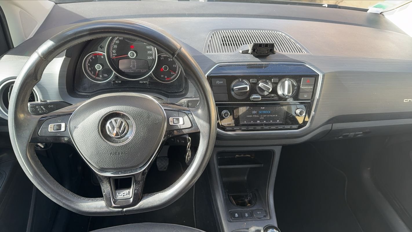 Volkswagen Up! - Photo 11