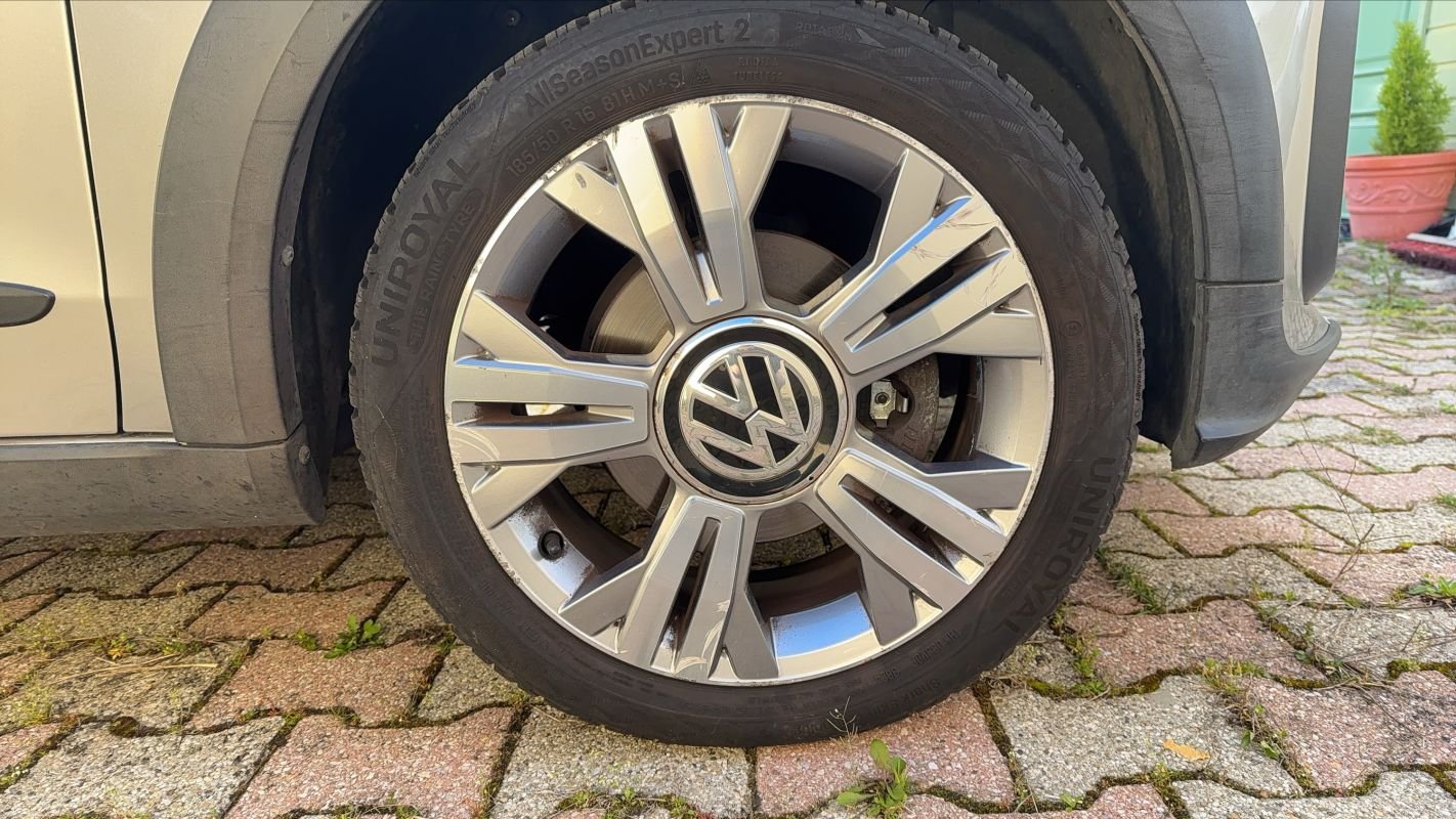 Volkswagen Up! - Photo 17