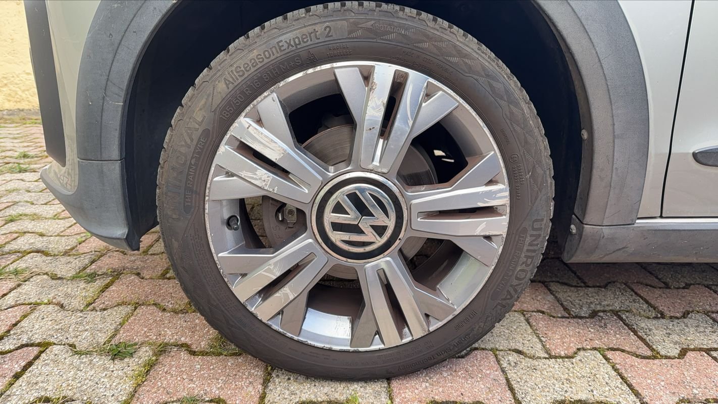 Volkswagen Up! - Photo 18