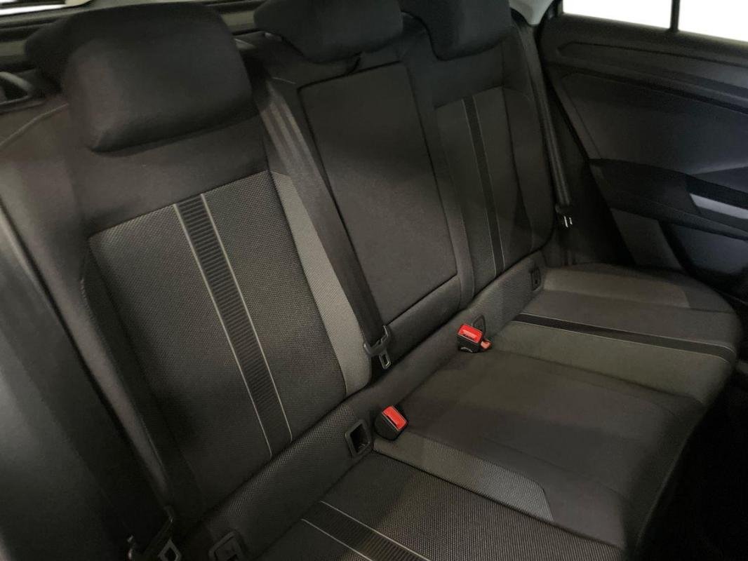 Volkswagen T-Roc - Photo 23