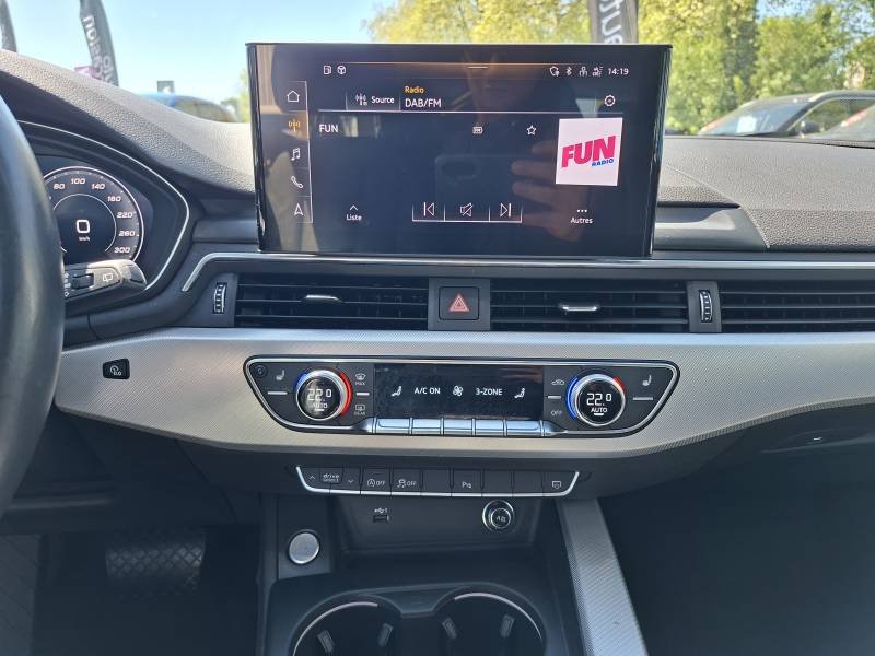 Audi A4 - Photo 12