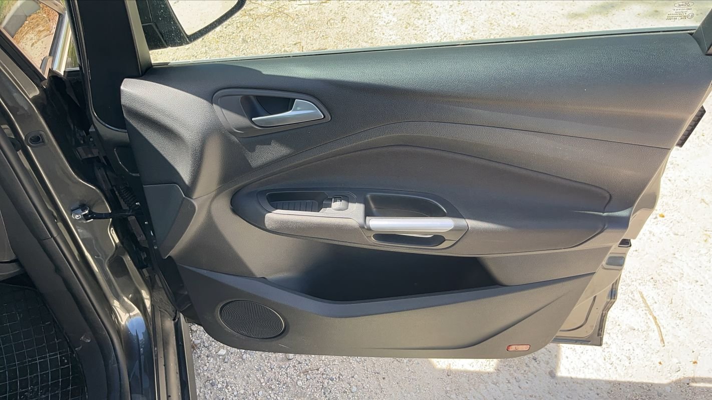 Ford C-Max - Photo 22