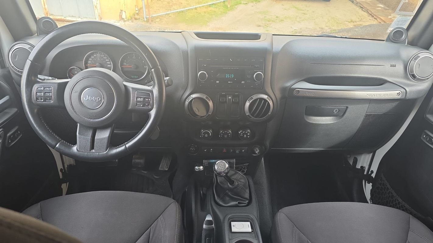 Jeep Wrangler - Photo 11
