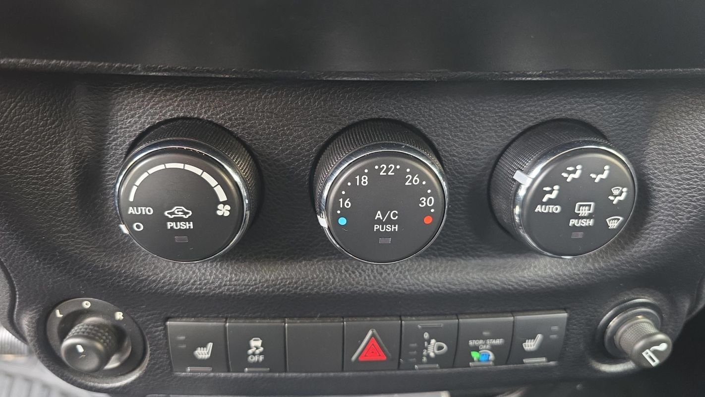 Jeep Wrangler - Photo 13