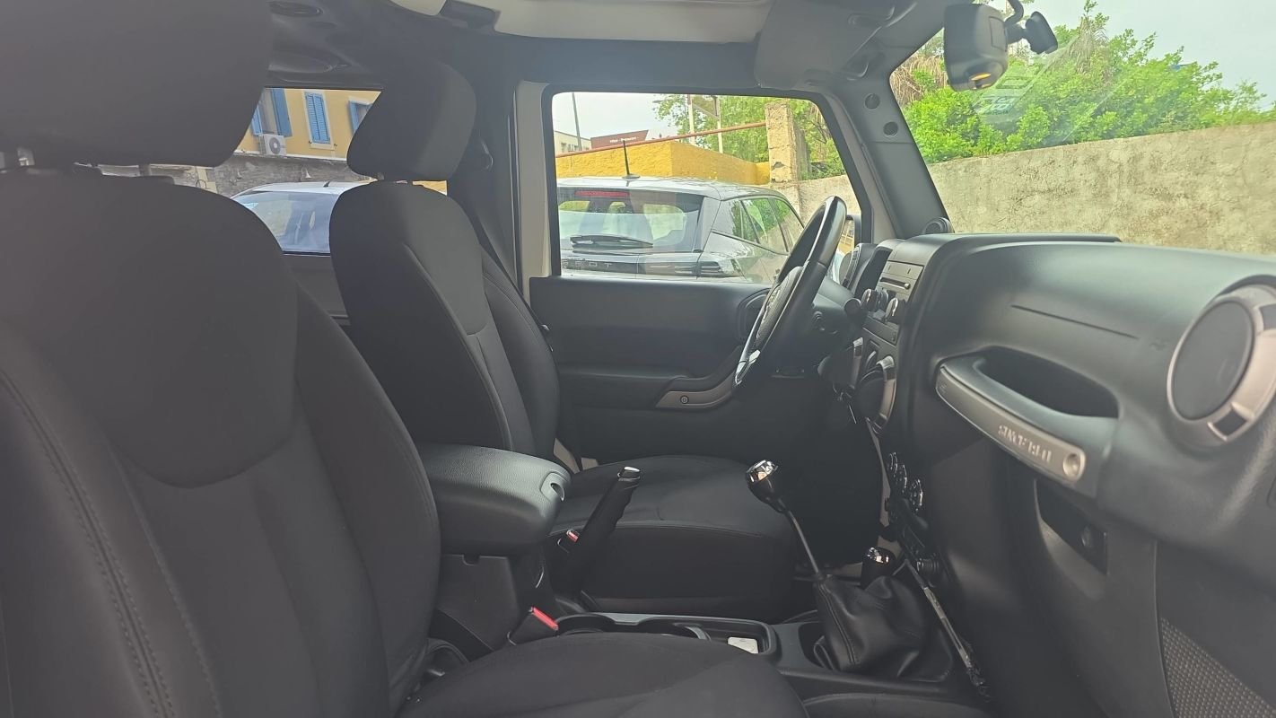 Jeep Wrangler - Photo 27