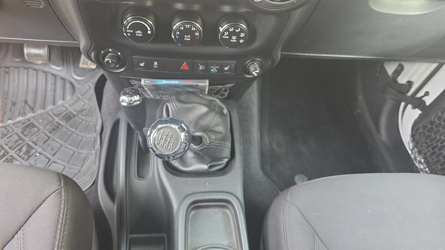 Jeep Wrangler - Photo 28